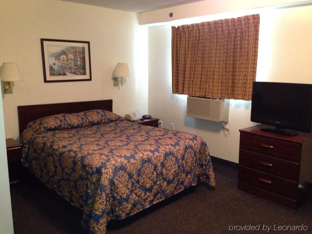 Motel Hometowne Studios By Red Roof Louisville