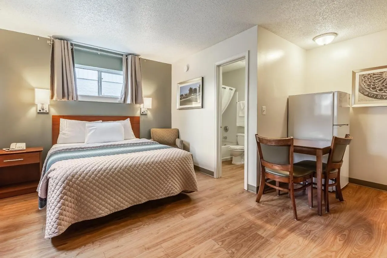 Motel Hometowne Studios By Red Roof Louisville