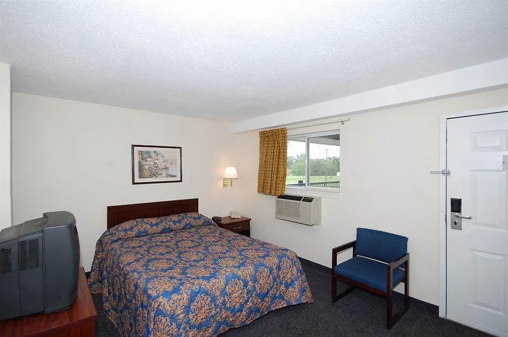 Hometowne Studios By Red Roof Louisville Motel